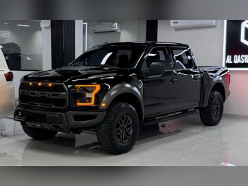 فورد  رابتر  2018  اوتوماتيك  150,000 كم  6 سلندر  دفع رباعي  بيكب  أسود