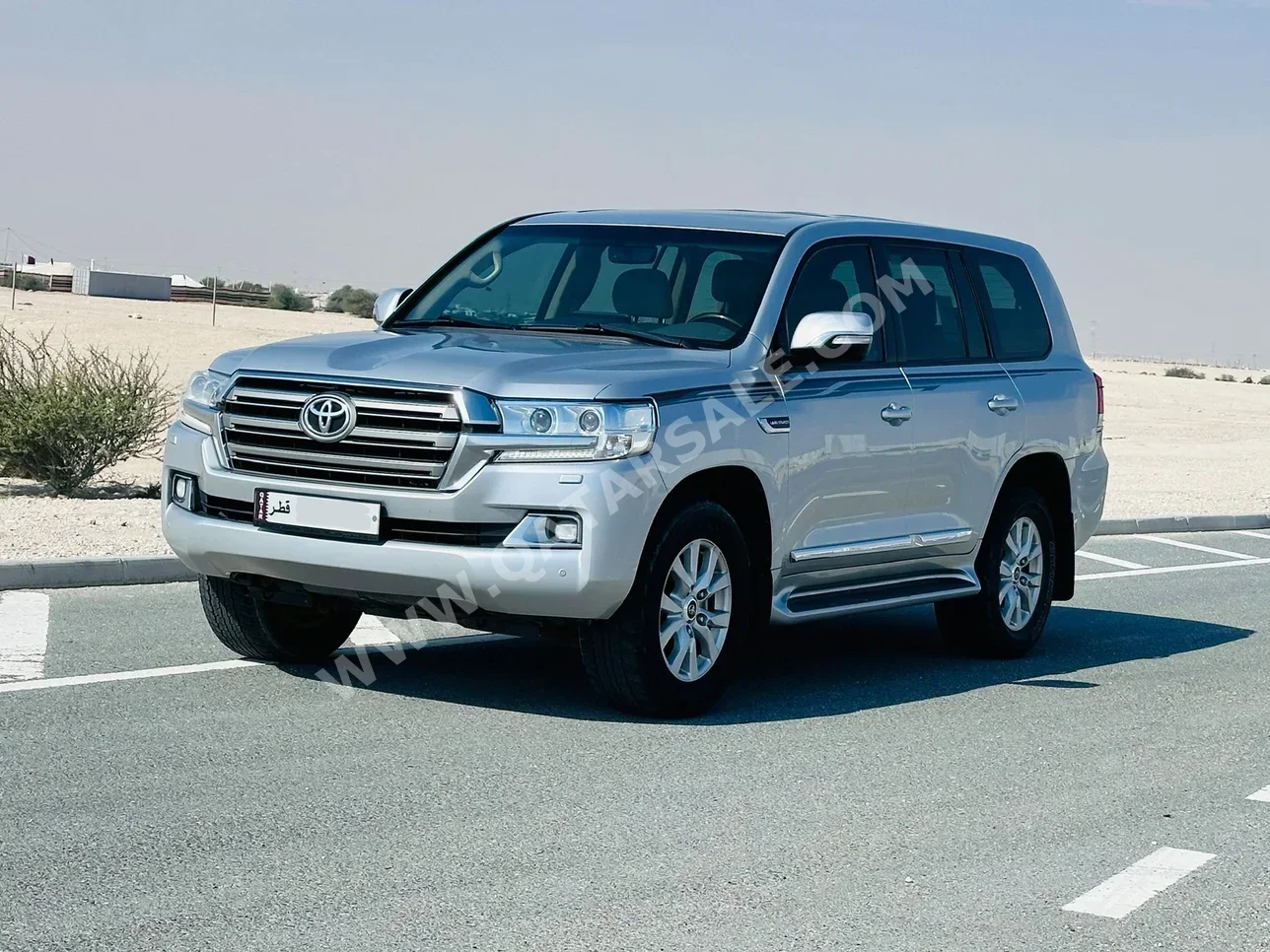 تويوتا  لاند كروزر  جي اكس ار  2020  اوتوماتيك  217,000 كم  6 سلندر  دفع رباعي  اس يو في  رمادي