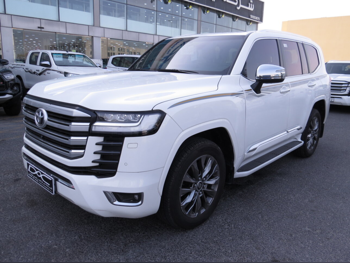 تويوتا  لاند كروزر  في اكس توين توربو  2023  اوتوماتيك  35,000 كم  6 سلندر  دفع رباعي  اس يو في  أبيض  تحت الضمان