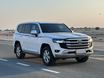 Toyota  Land Cruiser  GXR  2025  Automatic  12,000 Km  6 Cylinder  Four Wheel Drive (4WD)  SUV  White  With Warranty