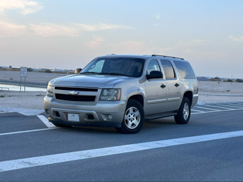 Chevrolet  Suburban  LS  2008  Automatic  216,000 Km  8 Cylinder  Four Wheel Drive (4WD)  SUV  Gold