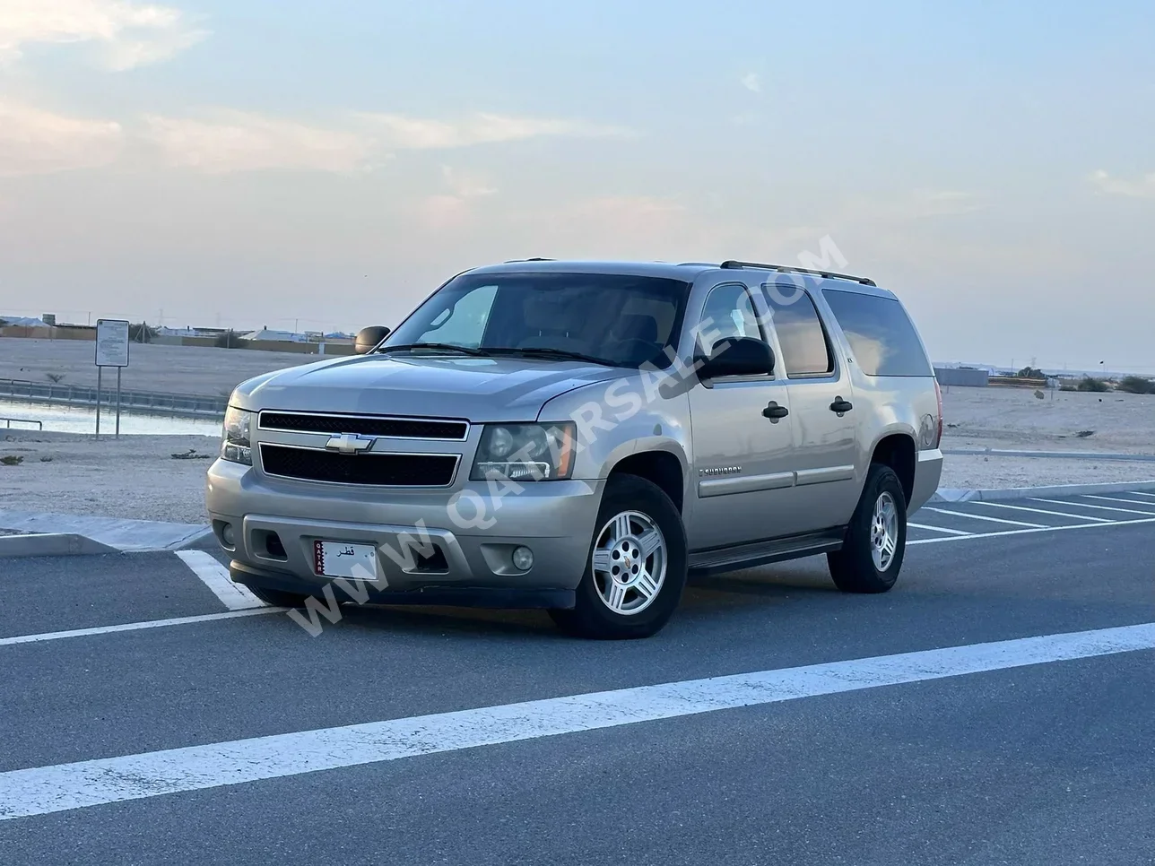 Chevrolet  Suburban  LS  2008  Automatic  216,000 Km  8 Cylinder  Four Wheel Drive (4WD)  SUV  Gold