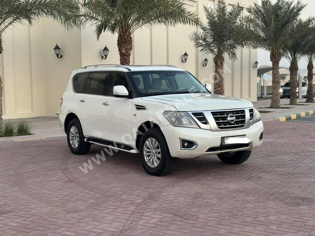 Nissan Patrol SE 2015 Automatic 240,000 Km 8 Cylinder Four Wheel Drive (4WD) SUV White
