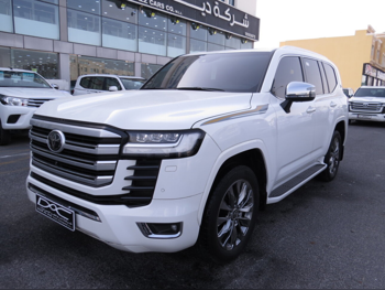 تويوتا  لاند كروزر  في اكس ار توين توربو  2022  اوتوماتيك  77,000 كم  6 سلندر  دفع رباعي  اس يو في  أبيض
