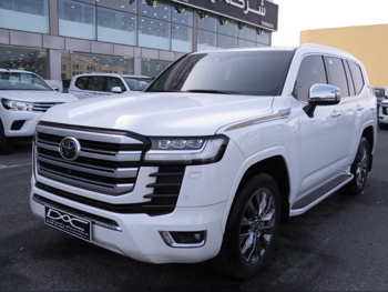 تويوتا  لاند كروزر  في اكس ار توين توربو  2022  اوتوماتيك  28,000 كم  6 سلندر  دفع رباعي  اس يو في  أبيض