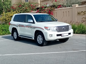 Toyota  Land Cruiser  GXR  2012  Automatic  286,000 Km  6 Cylinder  Four Wheel Drive (4WD)  SUV  White