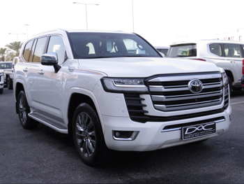 تويوتا  لاند كروزر  في اكس ار توين توربو  2022  اوتوماتيك  40,000 كم  6 سلندر  دفع رباعي  اس يو في  أبيض