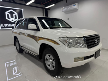 تويوتا  لاند كروزر  جي اكس  2010  اوتوماتيك  400,000 كم  6 سلندر  دفع رباعي  اس يو في  أبيض