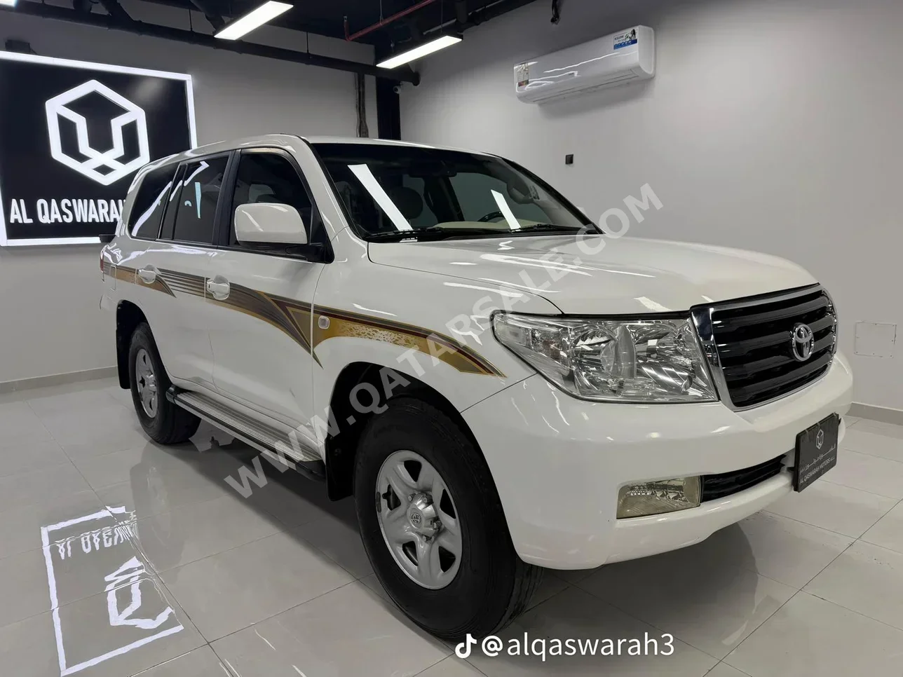 تويوتا  لاند كروزر  جي اكس  2010  اوتوماتيك  400,000 كم  6 سلندر  دفع رباعي  اس يو في  أبيض