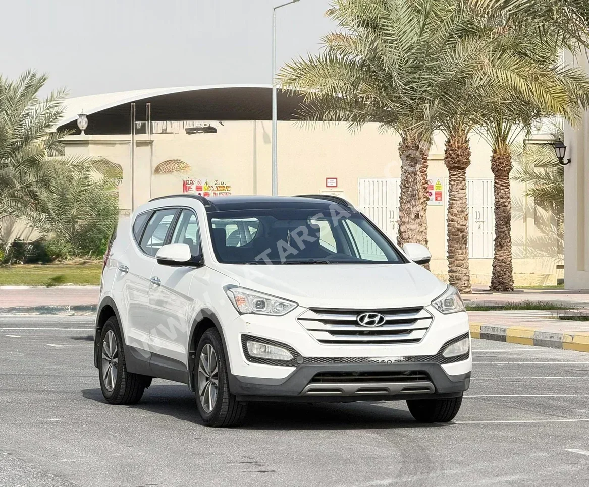 هيونداي سانتا في 2015 اوتوماتيك 155,000 كم 6 سلندر دفع رباعي اس يو في أبيض