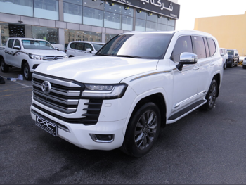 تويوتا  لاند كروزر  في اكس توين توربو  2023  اوتوماتيك  39,000 كم  6 سلندر  دفع رباعي  اس يو في  أبيض