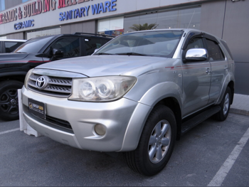 Toyota  Fortuner  2009  Automatic  327,000 Km  4 Cylinder  Four Wheel Drive (4WD)  SUV  Silver