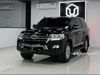 تويوتا  لاند كروزر  جي اكس ار  2016  اوتوماتيك  401,000 كم  8 سلندر  دفع رباعي  اس يو في  أسود