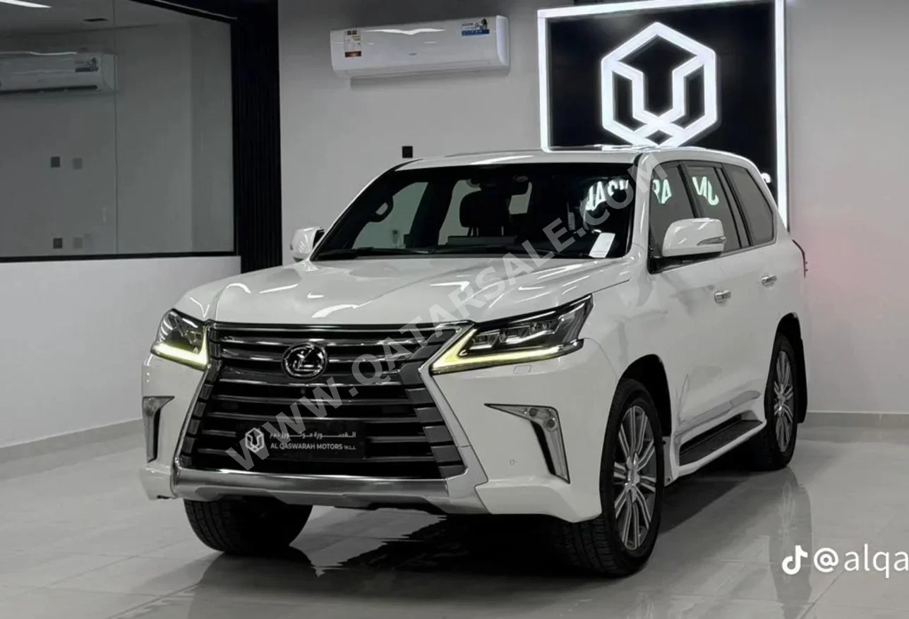 Lexus  LX  570  2016  Automatic  250,000 Km  8 Cylinder  Four Wheel Drive (4WD)  SUV  White