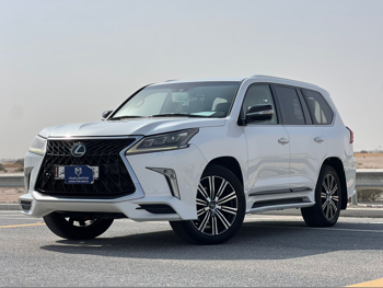 Lexus  LX  570 S  2016  Automatic  206,000 Km  8 Cylinder  Four Wheel Drive (4WD)  SUV  White