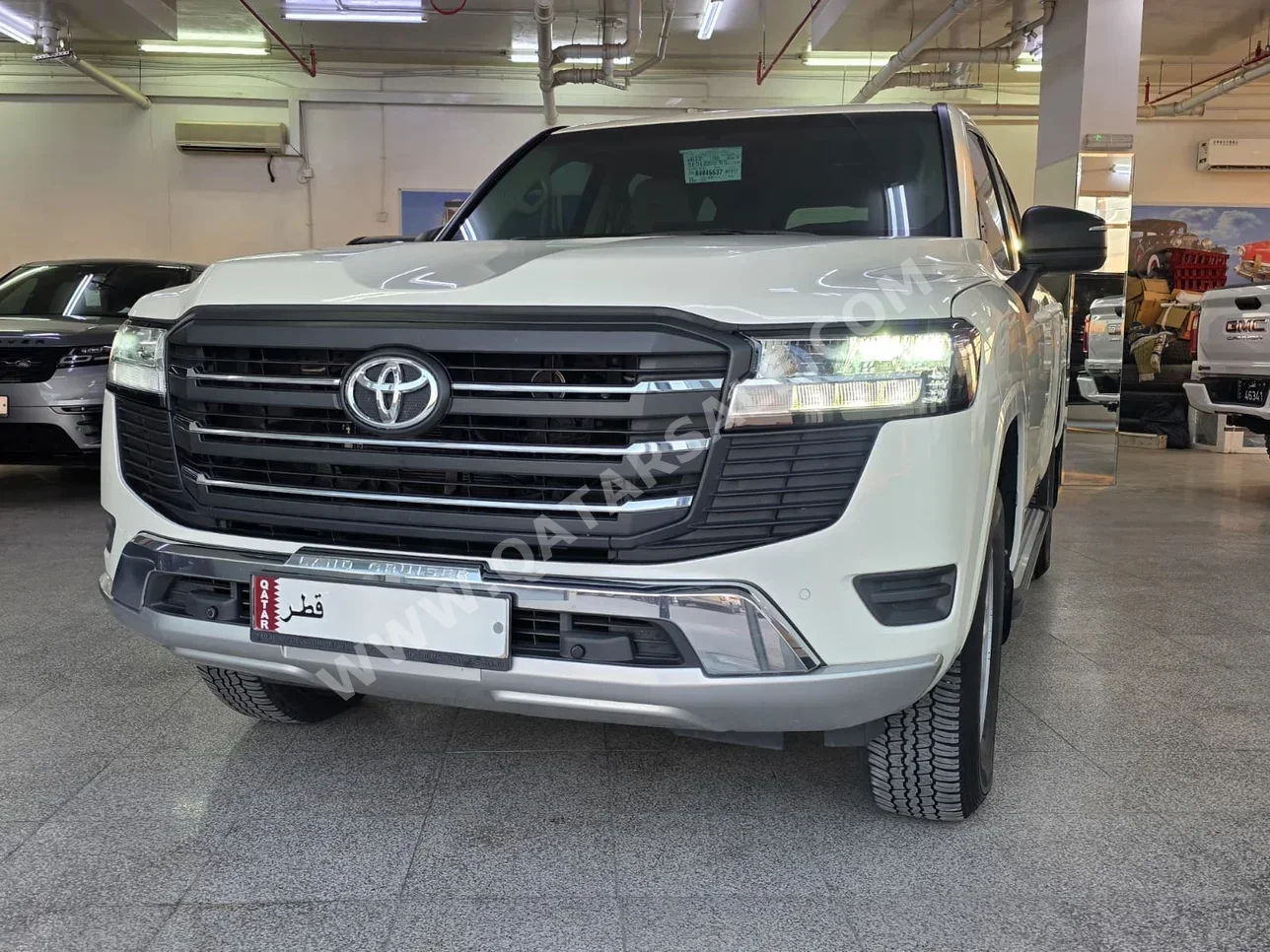 تويوتا لاند كروزر جي اكس 2024 اوتوماتيك 100,000 كم 6 سلندر دفع رباعي اس يو في أبيض