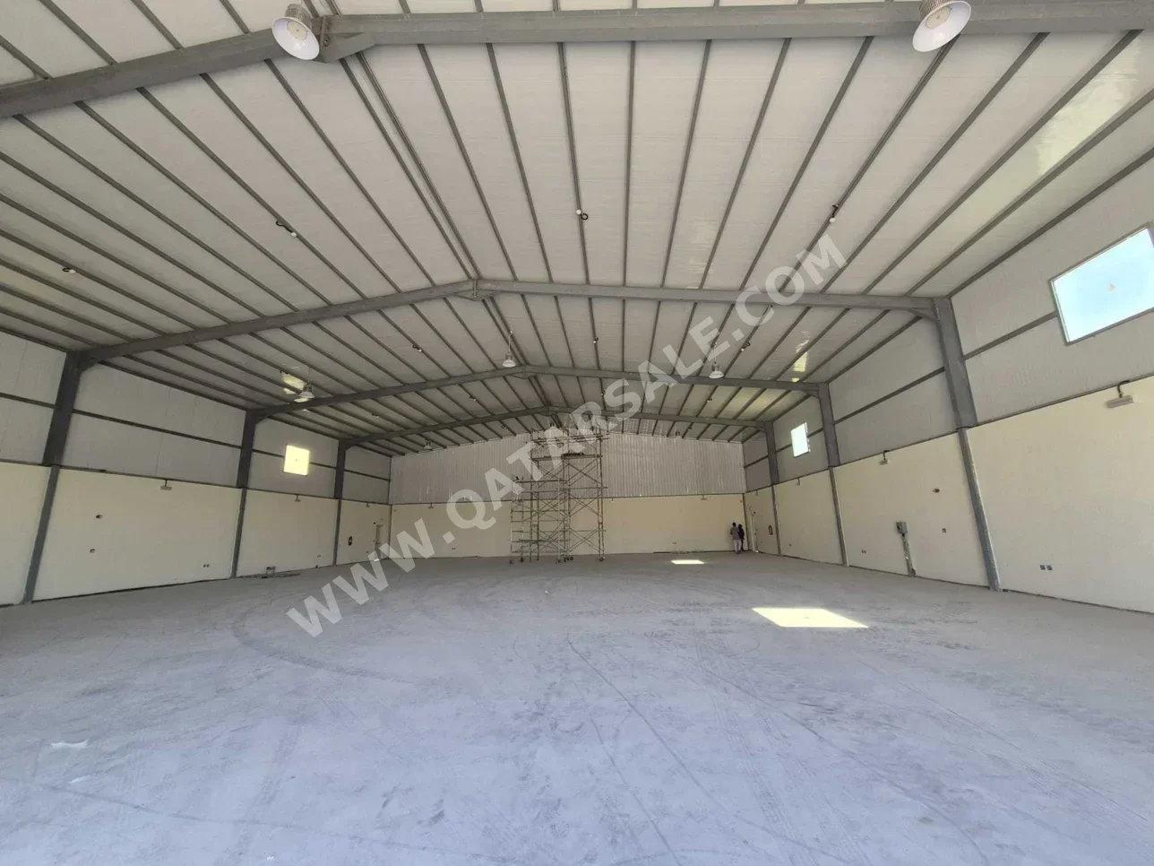 مخازن و مستودعات - الوكرة  - بركة العوامر  -المساحة: 1500 متر مربع