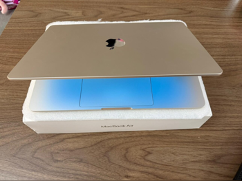 أجهزة الكمبيوتر المحمولة ابل  - ماك بوك اير  2025  - فضي  - نظام التشغيل ماك او اس  - أبل  - ام 3 برو  -الذاكرة (رام): 16 جيجابابت