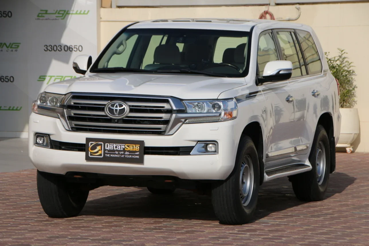 تويوتا لاند كروزر في اكس ار 2021 اوتوماتيك 73,000 كم 8 سلندر دفع رباعي اس يو في أبيض