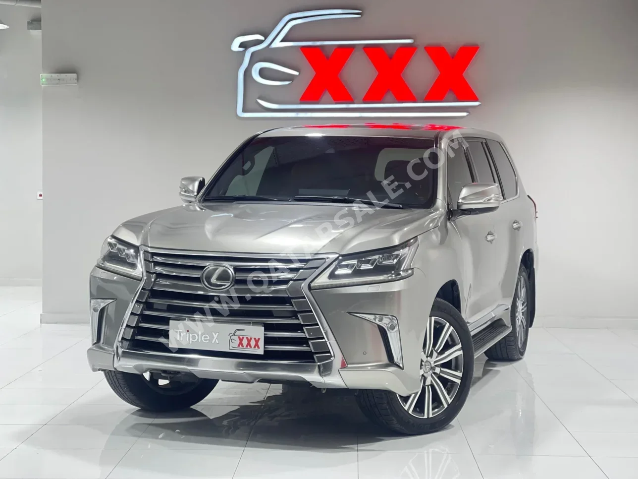 لكزس ال اكس 570 2017 اوتوماتيك 136,000 كم 8 سلندر دفع رباعي اس يو في رمادي