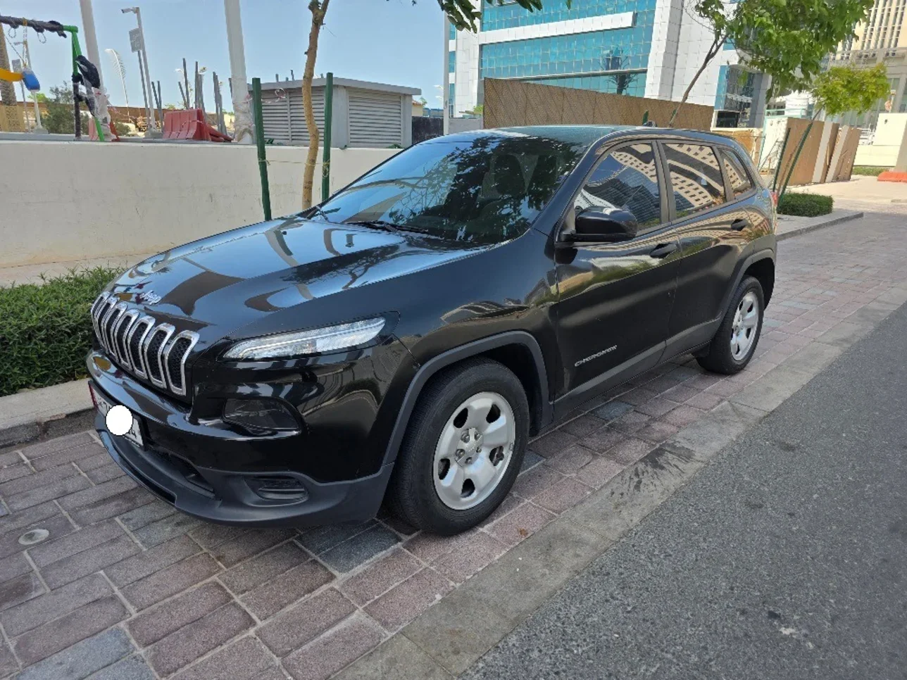 Jeep  Cherokee  2016  Automatic  72,000 Km  4 Cylinder  Four Wheel Drive (4WD)  SUV  Black