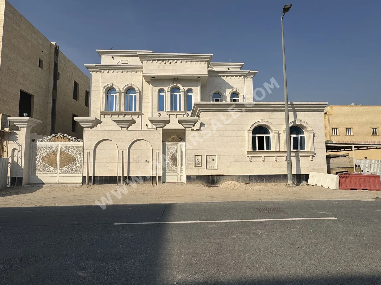 Family Residential  - Not Furnished  - Al Wakrah  - Al Wukair  - 8 Bedrooms