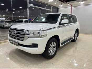 Toyota  Land Cruiser  GXR  2021  Automatic  278,000 Km  6 Cylinder  Four Wheel Drive (4WD)  SUV  White