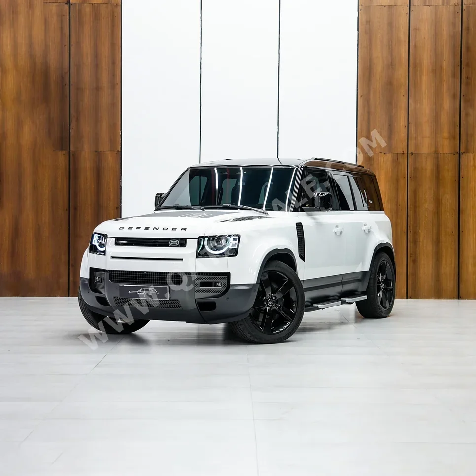لاند روفر ديفيندر 110 اتش اس اي 2024 اوتوماتيك 30,000 كم 6 سلندر دفع رباعي اس يو في أبيض تحت الضمان