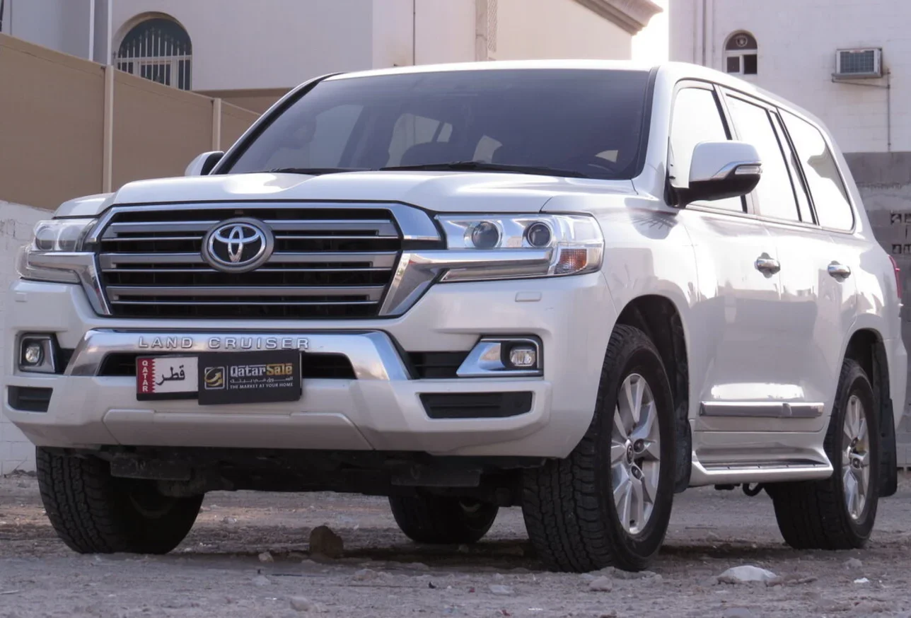 تويوتا  لاند كروزر  جي اكس ار  2018  اوتوماتيك  121,000 كم  8 سلندر  دفع رباعي  اس يو في  أبيض