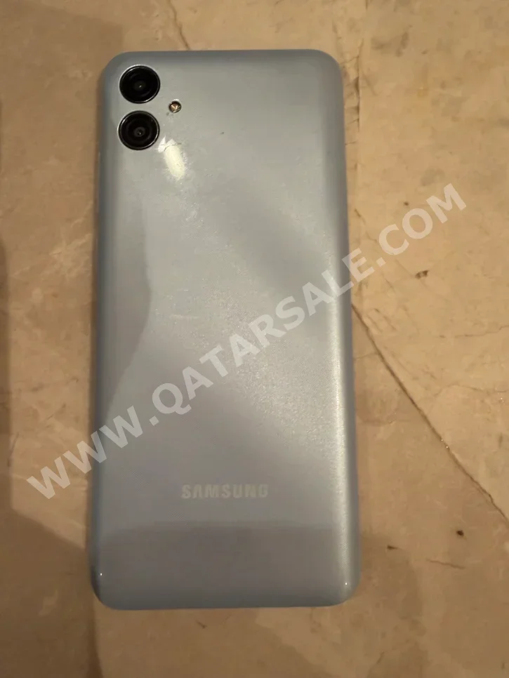 هواتف نقالة سامسونج  - جالاكسي ايه  - 40  - سمائي  - 128 جيجابايت