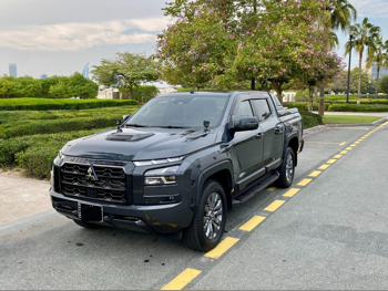 Mitsubishi  L 200  Diesel  2025  Automatic  8,000 Km  4 Cylinder  Four Wheel Drive (4WD)  Pick Up  Gray Metallic  With Warranty