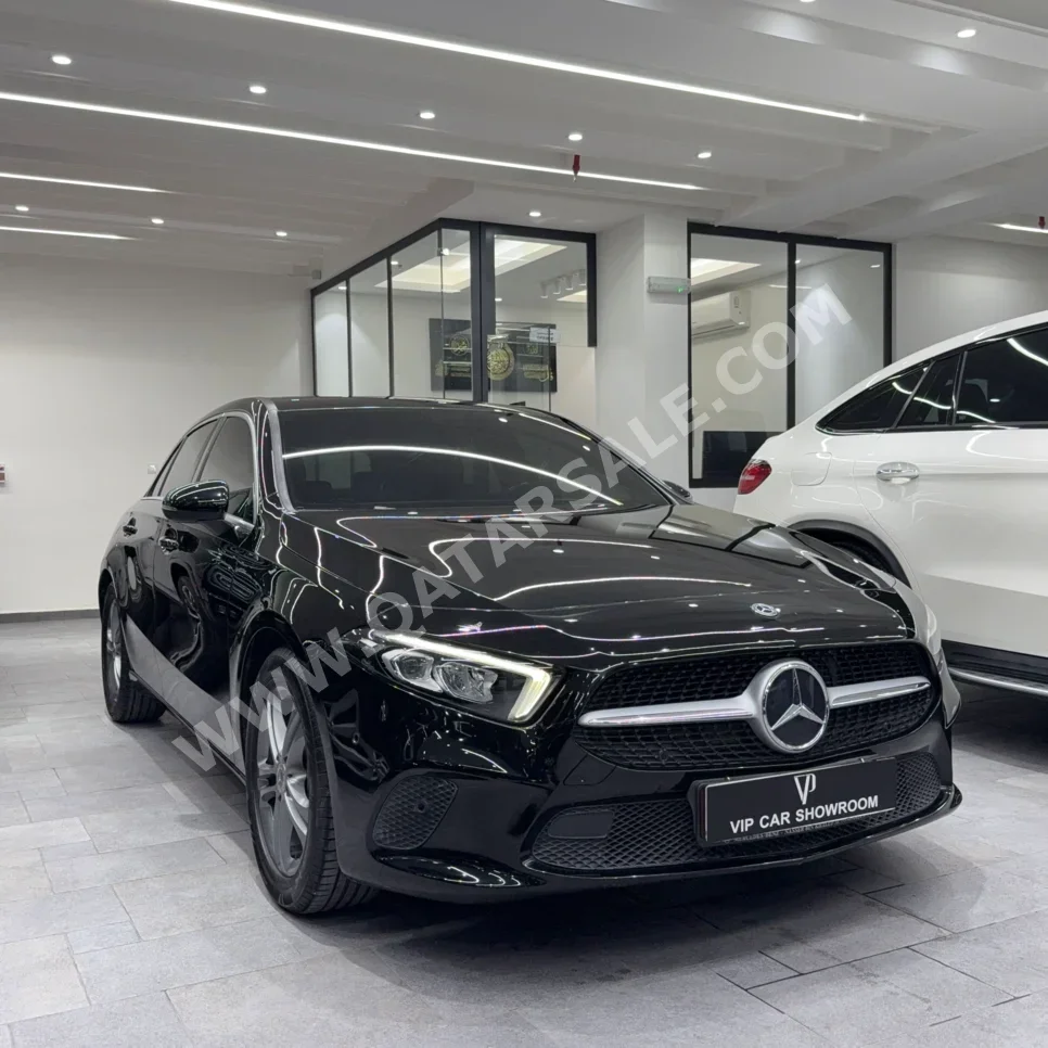 مرسيدس - بنز  ايه - كلاس  200  2019  اوتوماتيك  95,000 كم  4 سلندر  سحب امامي  اس يو في  أسود
