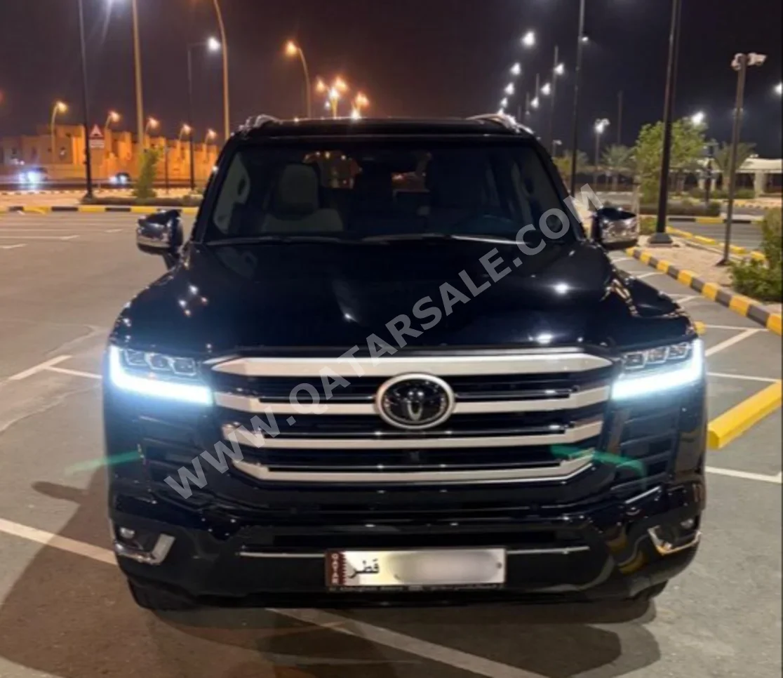 Toyota  Land Cruiser  VXR  2024  Automatic  52,000 Km  6 Cylinder  Four Wheel Drive (4WD)  SUV  Black  With Warranty