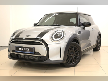 Mini  Cooper  Coupe  2024  Automatic  62,000 Km  3 Cylinder  Front Wheel Drive (FWD)  Hatchback  Silver  With Warranty