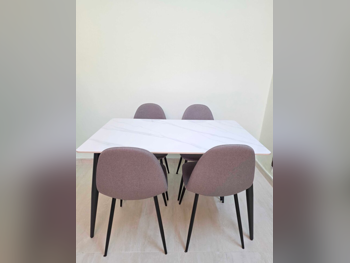 طاولة طعام - هوم سنتر - أبيض - قطر - 4 مقاعد