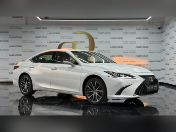 لكزس  إيه أس  300  2025  اوتوماتيك  0 كم  4 سلندر  دفع خلفي  سيدان  أبيض  تحت الضمان