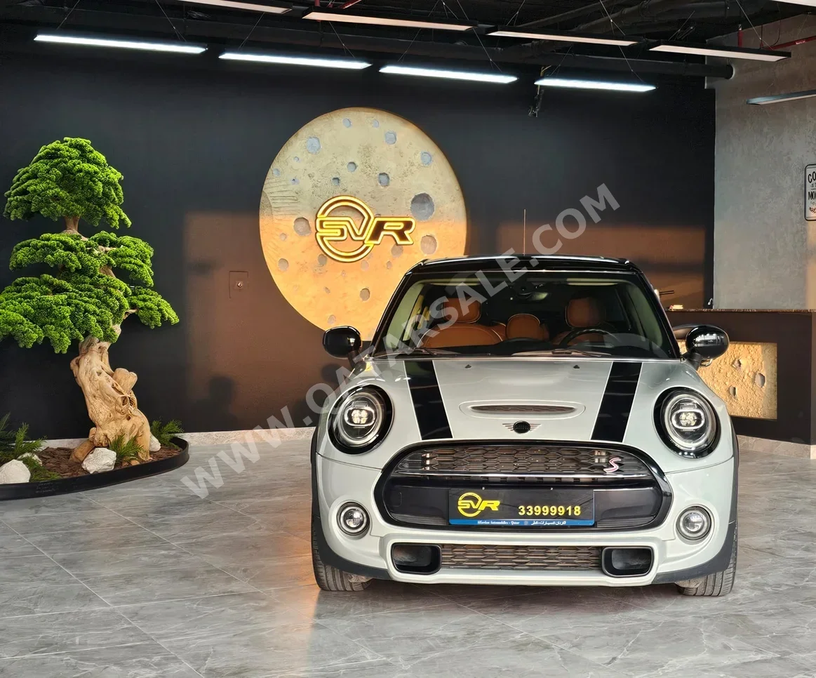 Mini  Cooper  S  2021  Automatic  72,000 Km  4 Cylinder  Front Wheel Drive (FWD)  Hatchback  White