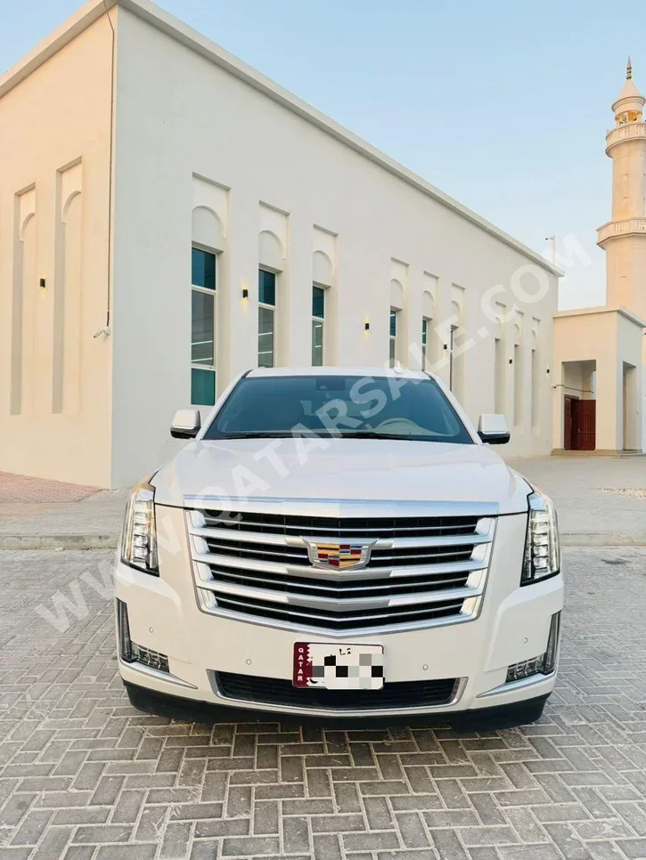 كاديلاك  اسكيليد  2020  اوتوماتيك  5,000 كم  8 سلندر  دفع رباعي  اس يو في  أبيض