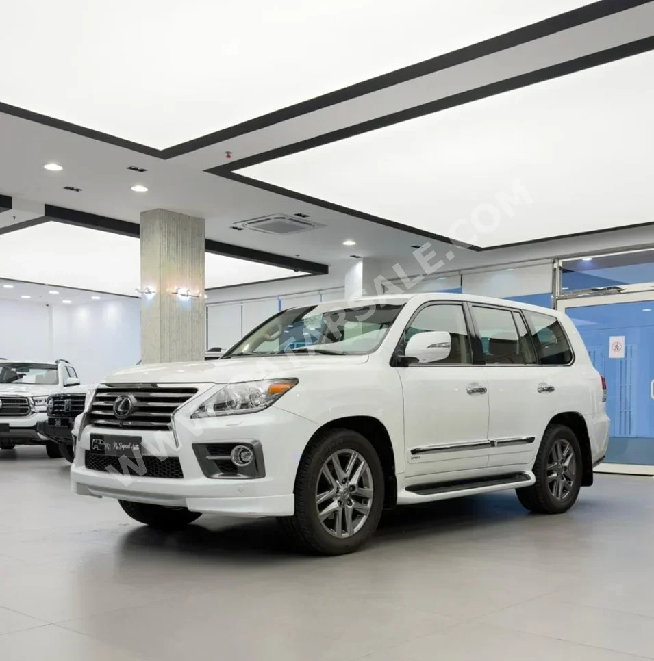 Lexus  LX  570 S  2015  Automatic  97,000 Km  8 Cylinder  Four Wheel Drive (4WD)  SUV  White