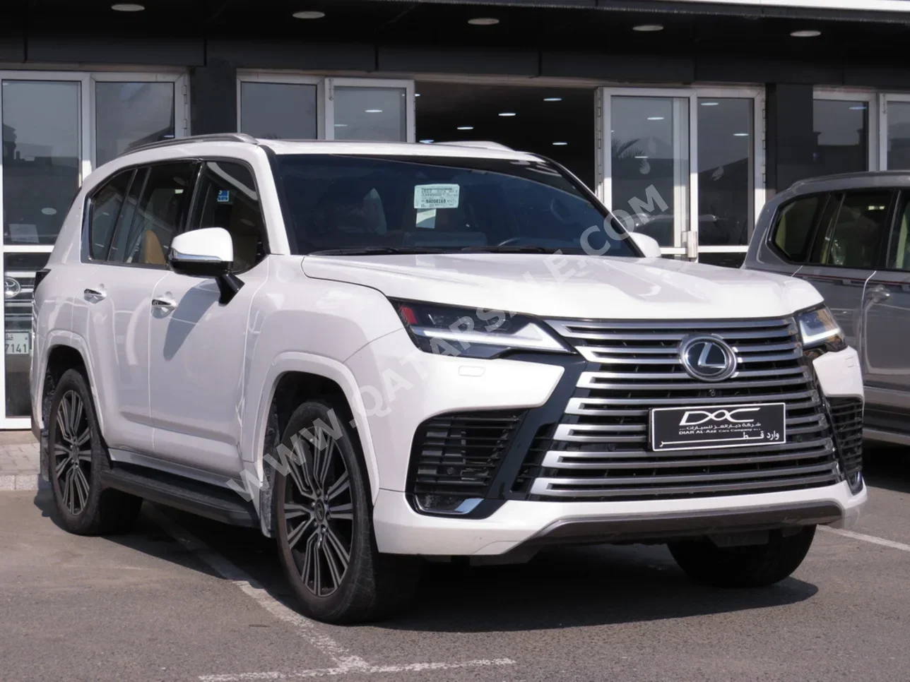 Lexus  LX  600 Luxury  2022  Automatic  124,000 Km  6 Cylinder  Four Wheel Drive (4WD)  SUV  White