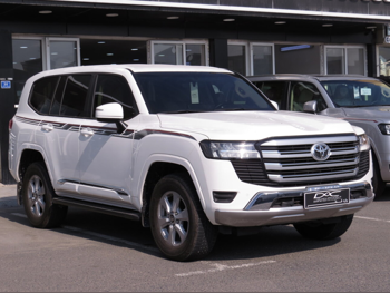 Toyota  Land Cruiser  GXR  2023  Automatic  13,000 Km  6 Cylinder  Four Wheel Drive (4WD)  SUV  White  With Warranty