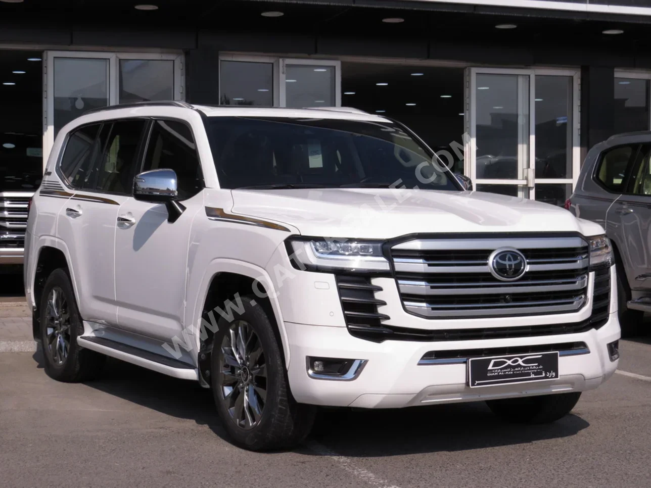 Toyota  Land Cruiser  VXR Twin Turbo  2022  Automatic  25,000 Km  6 Cylinder  Four Wheel Drive (4WD)  SUV  White  With Warranty