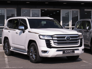 Toyota  Land Cruiser  VXR Twin Turbo  2022  Automatic  58,000 Km  6 Cylinder  Four Wheel Drive (4WD)  SUV  White  With Warranty