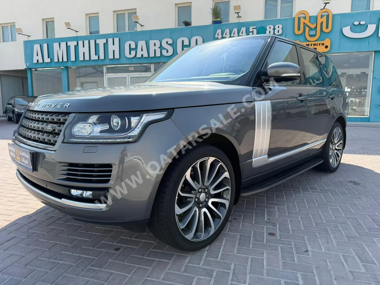 Land Rover  Range Rover  HSE  2016  Automatic  71,000 Km  8 Cylinder  Four Wheel Drive (4WD)  SUV  Gray