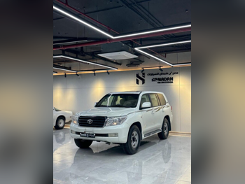Toyota  Land Cruiser  GX  2011  Automatic  334,000 Km  6 Cylinder  Four Wheel Drive (4WD)  SUV  White