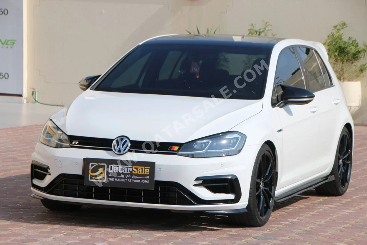 Volkswagen  Golf  R  2019  Automatic  74,000 Km  4 Cylinder  All Wheel Drive (AWD)  Hatchback  White