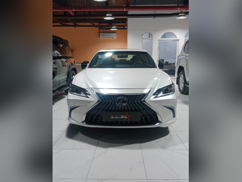 Lexus  ES  350  2023  Automatic  54,000 Km  6 Cylinder  Rear Wheel Drive (RWD)  Sedan  White  With Warranty