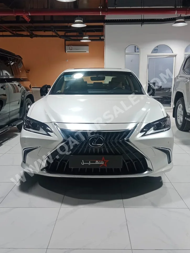 Lexus  ES  350  2023  Automatic  54,000 Km  6 Cylinder  Rear Wheel Drive (RWD)  Sedan  White  With Warranty