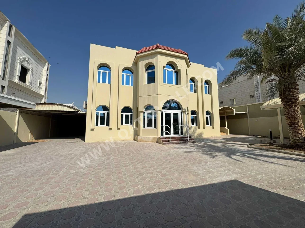 سكن عائلي  - غير مفروشة  - الدوحة  - عنيزة  - 5 غرف نوم