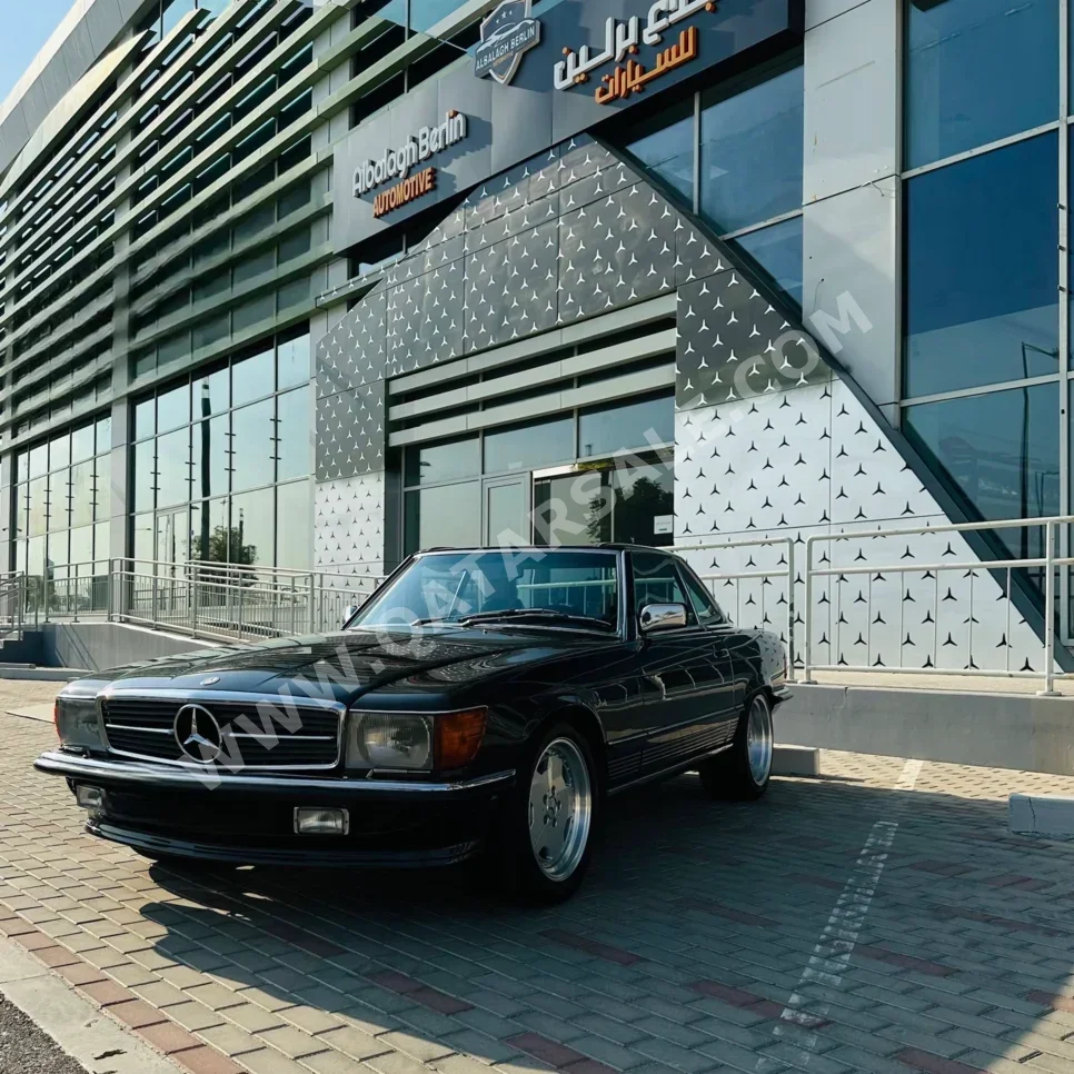 مرسيدس - بنز  اس ال  500 AMG  1975  اوتوماتيك  122,400 كم  8 سلندر  دفع خلفي  كشف  أسود